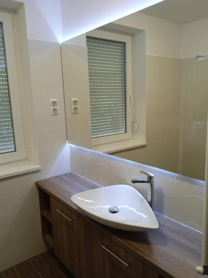 Verebes apartman Győr Buitenkant foto
